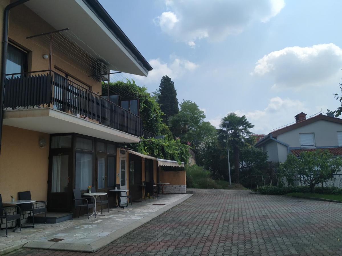 Accomodation Pertout Νόβα Γκόριτσα Εξωτερικό φωτογραφία