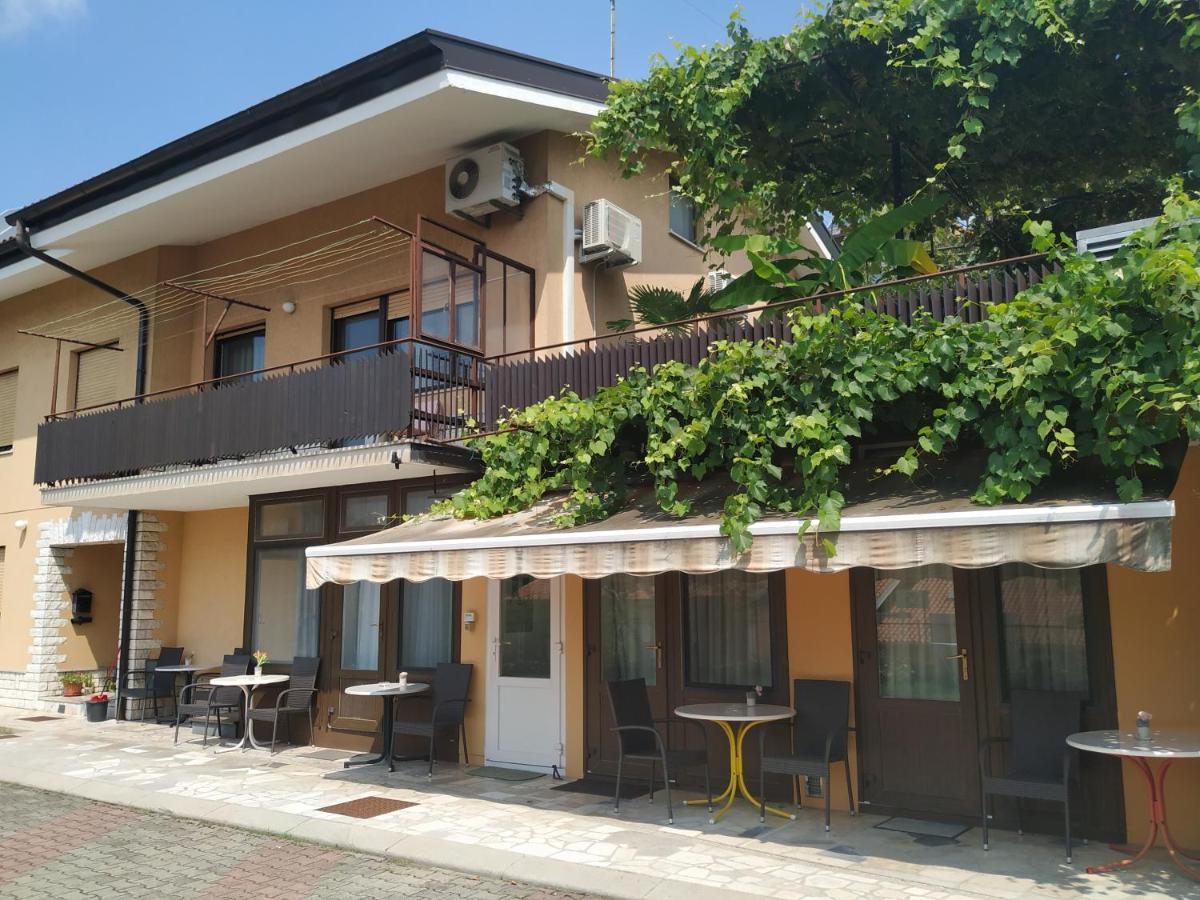 Accomodation Pertout Νόβα Γκόριτσα Εξωτερικό φωτογραφία